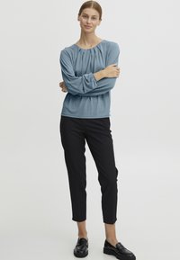 Oxmo OXHAL - Bluse - smoke blue