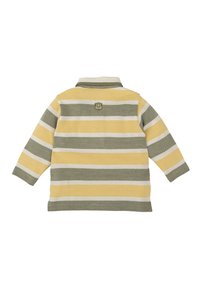 Pull-over rayé en jaune, vert et blanc. Présente un petit logo au dos et un col. Texture douce et tricotée.