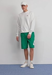 Nike Sportswear CLUB - Pantaloni de trening - malachite/white