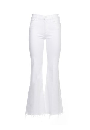 Jeans bianchi a vita alta con fondo svasato e orli sfrangiati, chiusura con bottone frontale e cerniera, dotati di tasche frontali e posteriori.