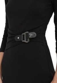 Lauren Ralph Lauren BUCKLE-TRIM COTTON-BLEND KNIT MIDI DRESS - Dienas kleita - black