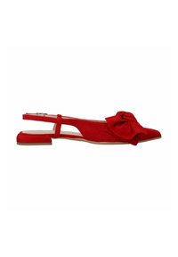 Rode suède slingback platte schoen met een brede strikaccent, spitse neus en een lage hak; heeft uitsparingen aan de zijkant en een verstelbare band.