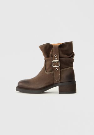 NIBBA - Botas - brown nubuck