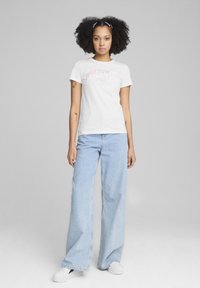 Puma LOGO LAB  - Apdrukāts T-krekls - white