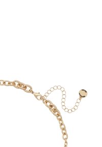 Bracelet chaîne en or composé de maillons ovales entrelacés, d'un fermoir mousqueton et d'une chaîne réglable avec une étiquette ronde à l'extrémité.