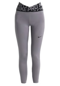 Grå sportsleggings med en sort "NIKE PRO" elastisk talje, lavet af glat stof, med et lille sort swoosh logo på venstre lår.