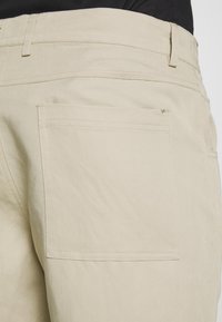 Urban Classics TWILL  - Shorts - concrete