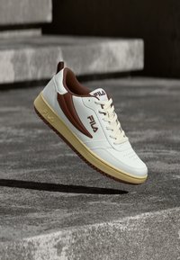 Nem kiválasztott, white/chocolate fondant