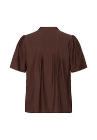 Blouse marron à manches courtes avec dos plissé et léger effet bouffant aux épaules, vue de dos sur fond blanc.