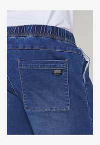 Valimata, azul med medium blue