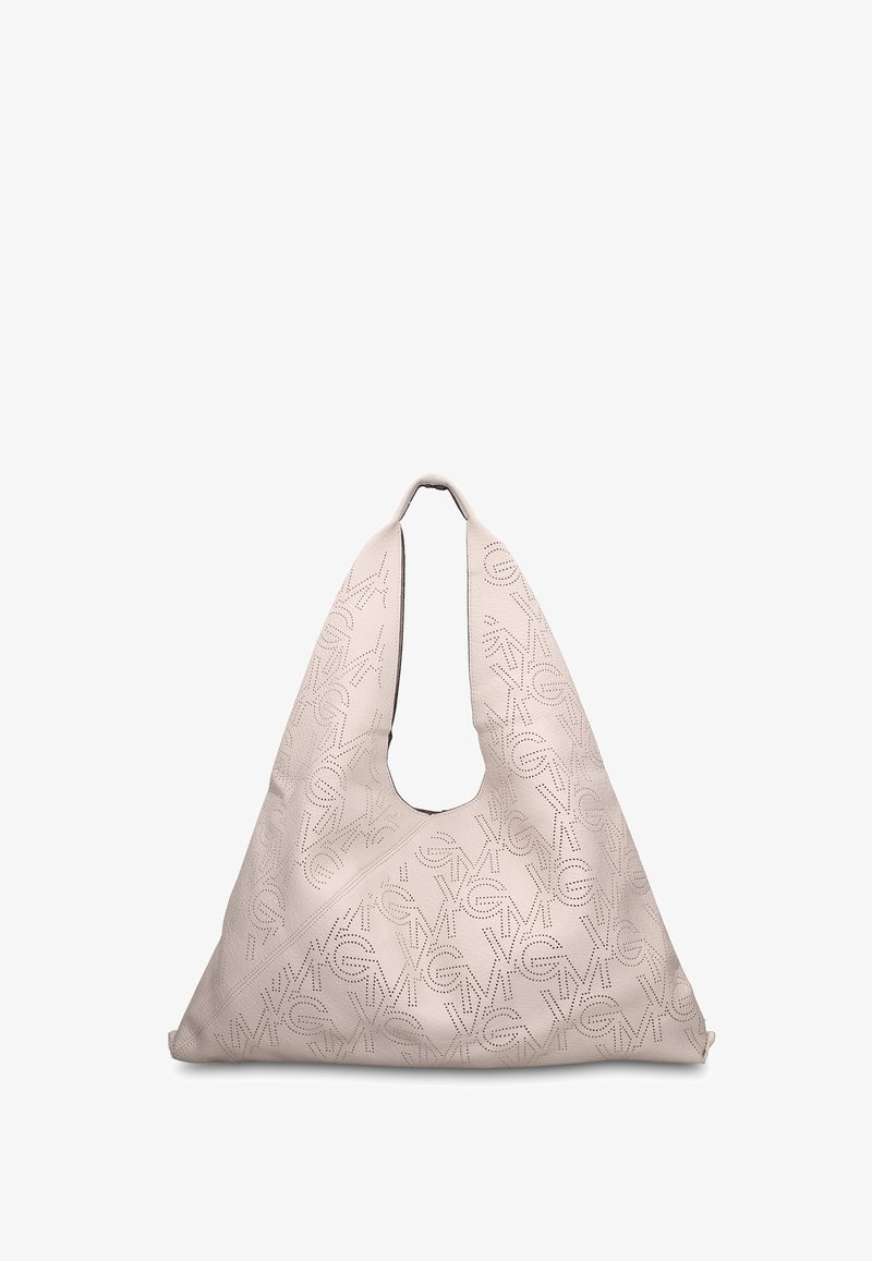 Sac fourre-tout en cuir souple beige avec des lettres perforées répétées formant un motif, doté d'une large poignée et d'une forme triangulaire.