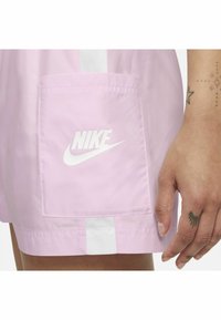 Nike Sportswear Kratke hlače - regal pink/white/white