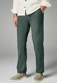 Next STRAIGHT REGULAR FIT zielony