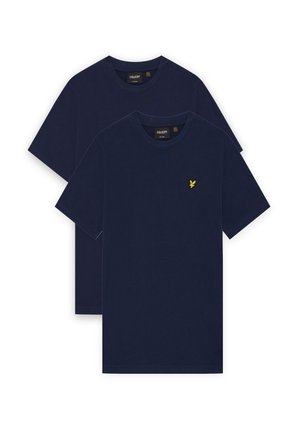 Δύο μονόχρωμες σκούρες μπλε ναυτικές κοντομάνικες μπλούζες με στρογγυλή λαιμόκοψη, η μία τοποθετημένη πίσω από την άλλη, με μικρό κίτρινο κεντημένο λογότυπο στο εμπρόσθιο μέρος.