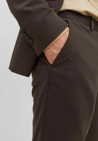 Jack & Jones PREMIUM JPRFRANCO TROUSER - Pantalones chinos - chocolate torte