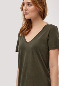 Desires DEDANNON TEE - Paprasti marškinėliai - beluga green