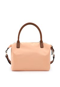 Borsa a mano di colore pesca in nylon, con manici e dettagli in pelle marrone, dotata di chiusura con zip e tracolla staccabile.