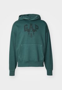 Unselected, essex green