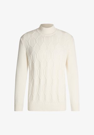 Sweter w kolorze kremowym, wykonany w technice warkoczowej, z długimi rękawami oraz prążkowanym kołnierzem, mankietami i dolnym brzegiem.