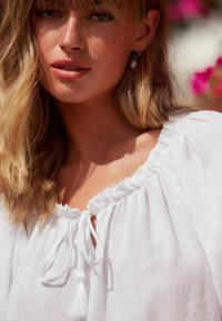Next SHORT SLEEVE TIE NECK BARDOT  - Blus - white