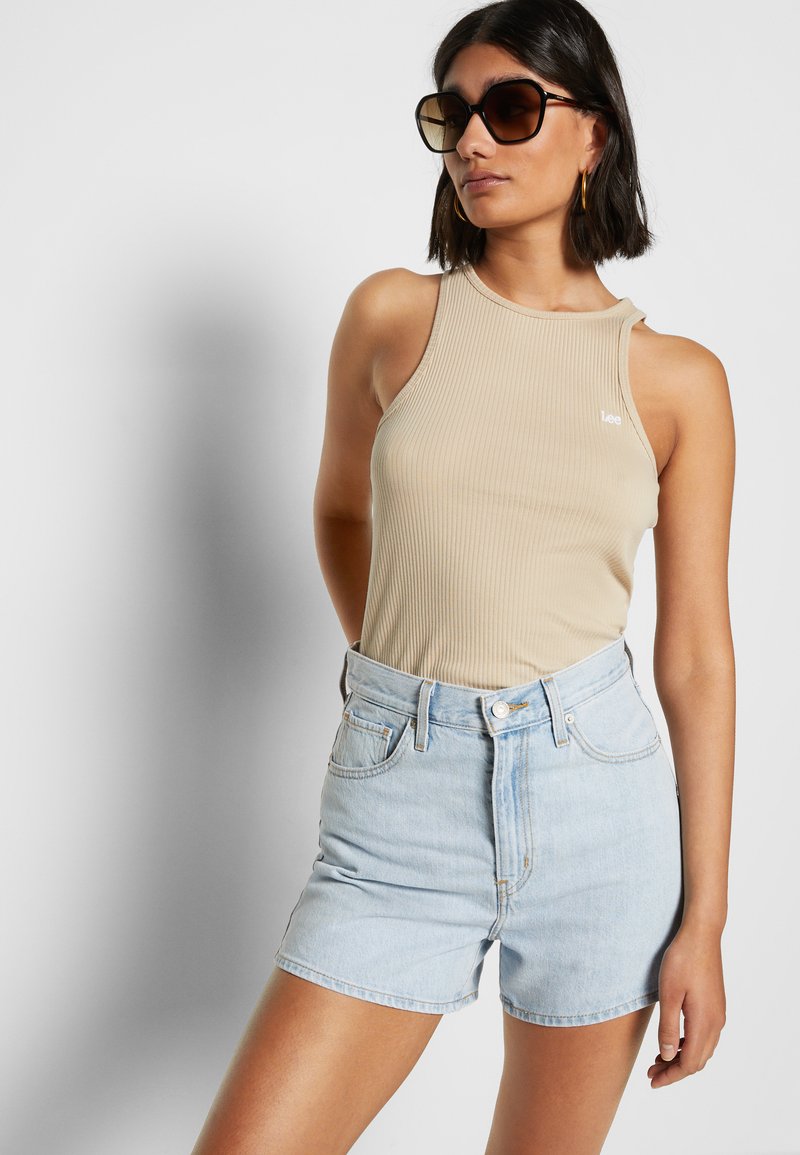 Levi's® HIGH WAISTED MOM - Denim shorts - light blue denim/light-blue denim  - Zalando.de