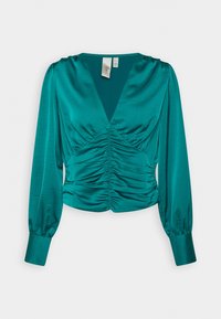 Blusa in satin verde acqua con maniche a sbuffo lunghe, scollatura a V e dettagli arricciati nella parte anteriore e laterale. Tessuto liscio e silhouette aderente.