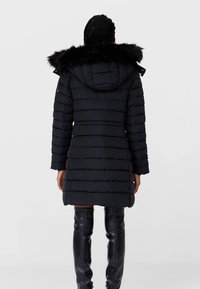 Stradivarius Wintermantel - black