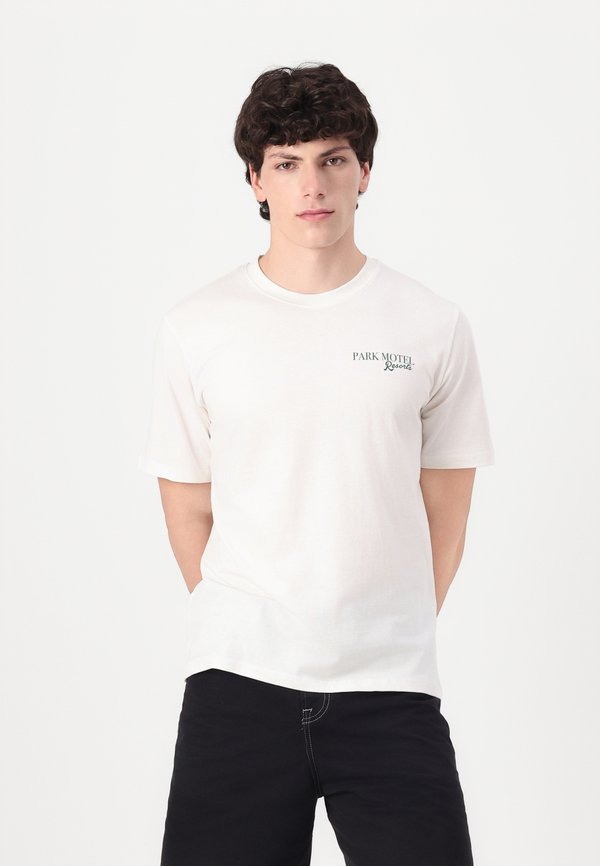 JORBRADLEY PARK MOTEL TEE - Print T-shirt - cloud dancer3