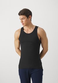 Tommy Hilfiger PREMIUM ESSENTIALS TANK 3 PACK - Apakškrekls - black/white/zinc alloy