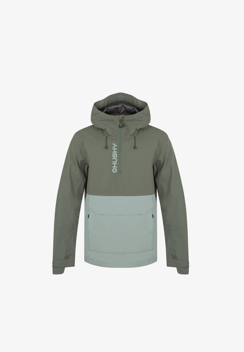 Zelená voděodolná bunda s polo-zip designem, nastavitelnou kapucí a velkou přední kapsou. Obsahuje kontrastní světle zelenou část.