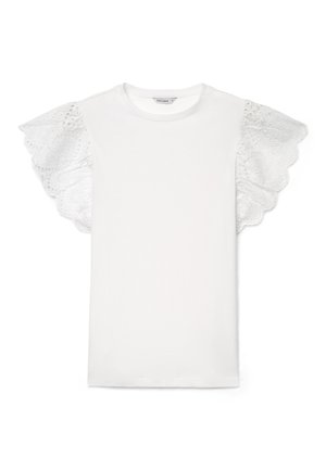 Camicia bianca a maniche corte con scollo rotondo e dettagli in pizzo ad occhiello arricciato sulle maniche.