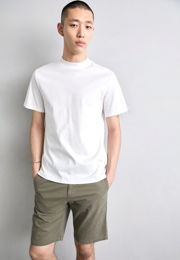 CROWN - Shorts - khaki4