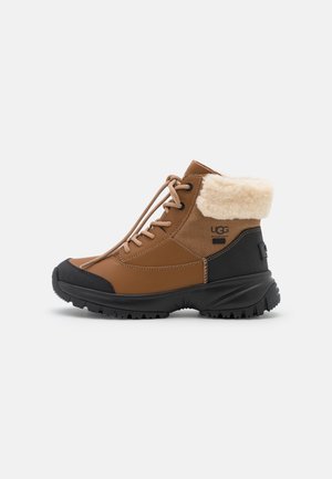 YOSE FLUFF - Botas para la nieve - chestnut