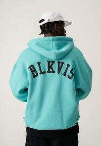 BLKVIS LOGO ZIP UNISEX - Jaka ar rāvējslēdzēju - blue turquoise