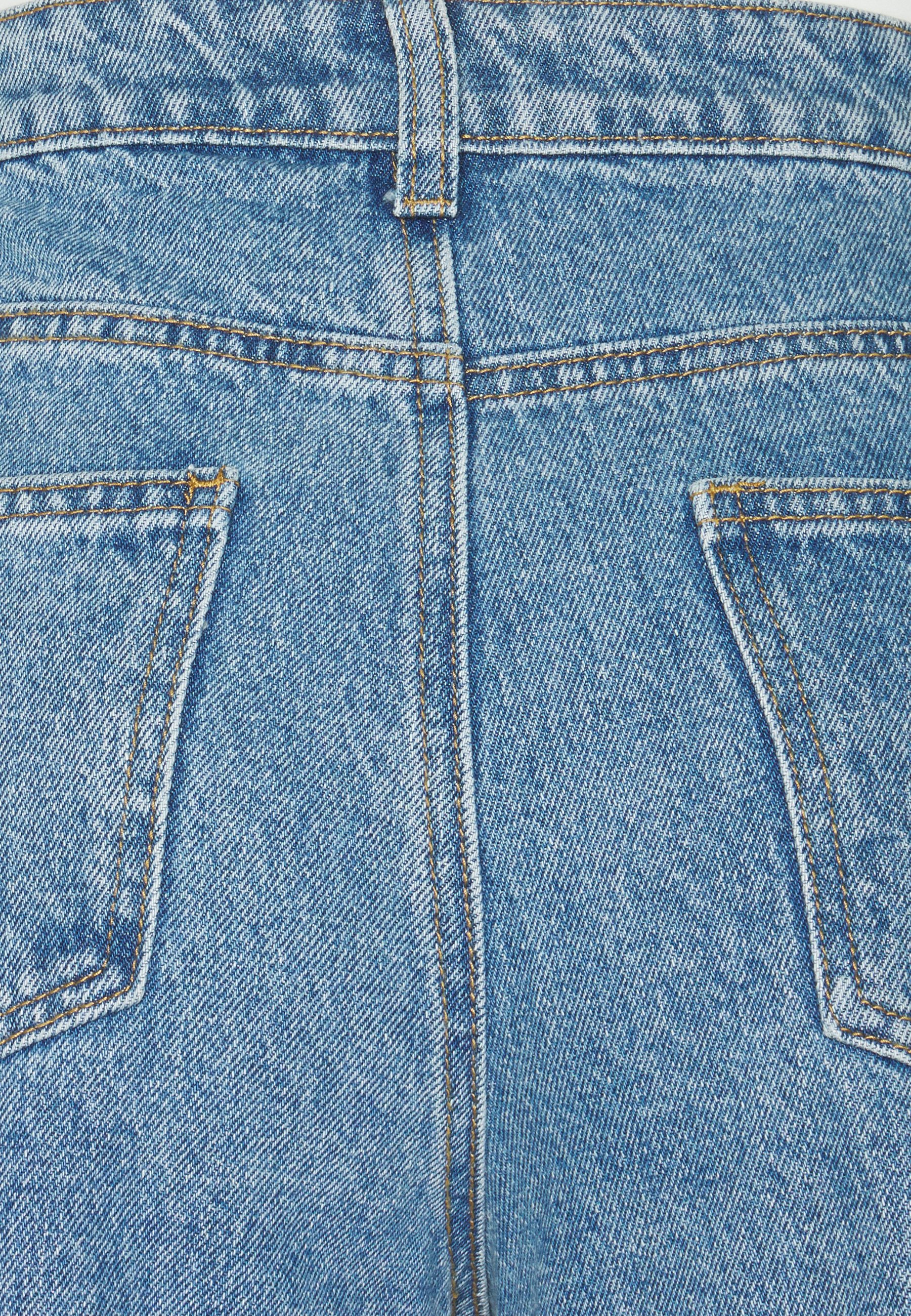 Lost Ink Petite FLOOD LEG ROBIN Flared jeans mid denim Lost Ink Petite CROP WIDE LEG JASMINE - Jeans straight leg - light denim