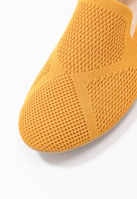 Marco Tozzi Slipper - saffron