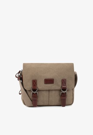 Sac messager en toile beige avec bandoulière réglable, sangles en cuir marron avec boucle et détails en anneau métallique sur le rabat avant.