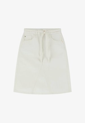 Balta džinsinė sijonas su aukštu liemeniu, priekinėmis kišenėmis, dirželiu ir tiesiu siluetu su subtiliu A formos kirpimu.