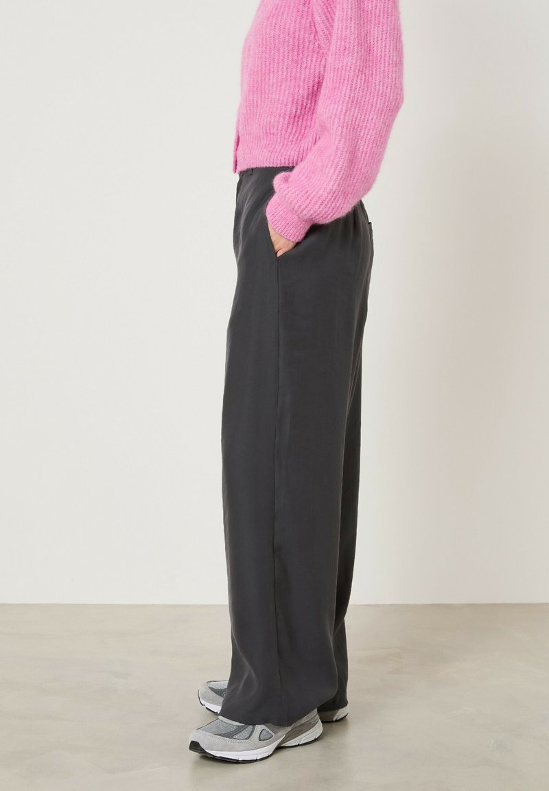 Noble House Pantalon en cuir de cheval - Noir - XX-Large Noble House Pantalon en cuir de cheval - Noir - XX-Large
