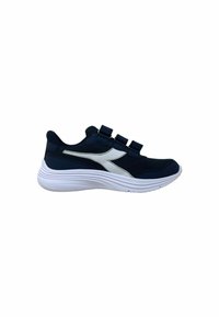 Scarpe sportive navy con tomaia in rete, accenti bianchi e tre cinghie regolabili. Suola ammortizzata con scanalature testurizzate per una migliore presa.