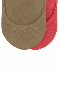 Twee paar lage sokken: de ene in een beige gestructureerd materiaal met rubberen grip stippen, de andere in een gladde roze stof.
