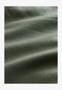 Valitud, olive green
