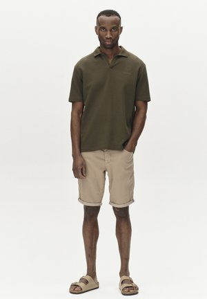 JASON SANZA - Shorts - coriander
