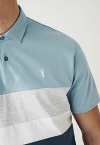 Next CHEST BLOCK STANDARD - Poloshirts - mottled light blue