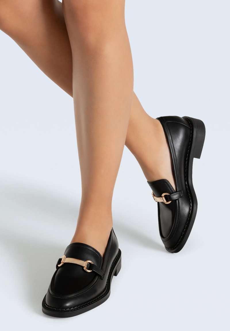 Stradivarius Slip-ons - black
