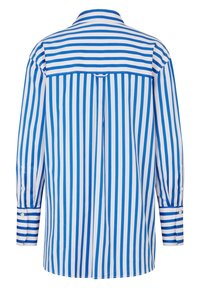 Chemise à manches longues avec des rayures verticales bleues et blanches et un empiècement à rayures horizontales dans le dos, poignets à boutons.