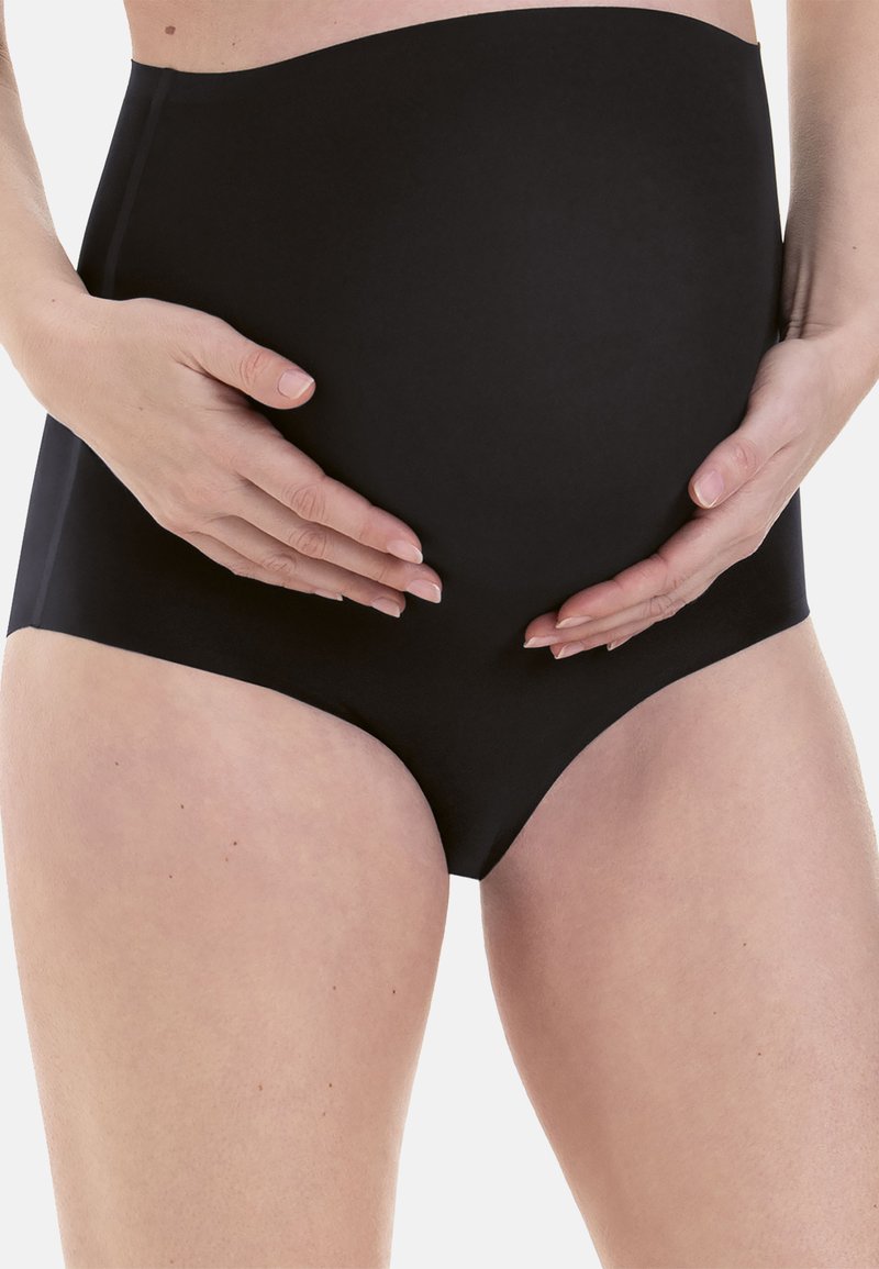 Zwarte zwangerschapsonderbroek met hoge taille, gemaakt van gladde, rekbare materialen, met een naadloos ontwerp en een zachte tailleband voor comfort.