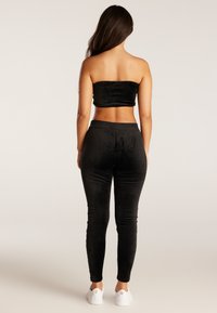 SIKSILK EMBROIDERED - Leggingsit - black