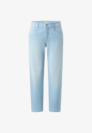 Světle modré džínové kalhoty s rovnými nohavicemi, předním zapínáním na knoflíky a zip, poutky na opasek a předními i zadními kapsami.