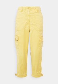 Geel hoge taille cargo broek met voor- en zijzakken, knoopsluiting en verstelbare koorden aan de onderkant.